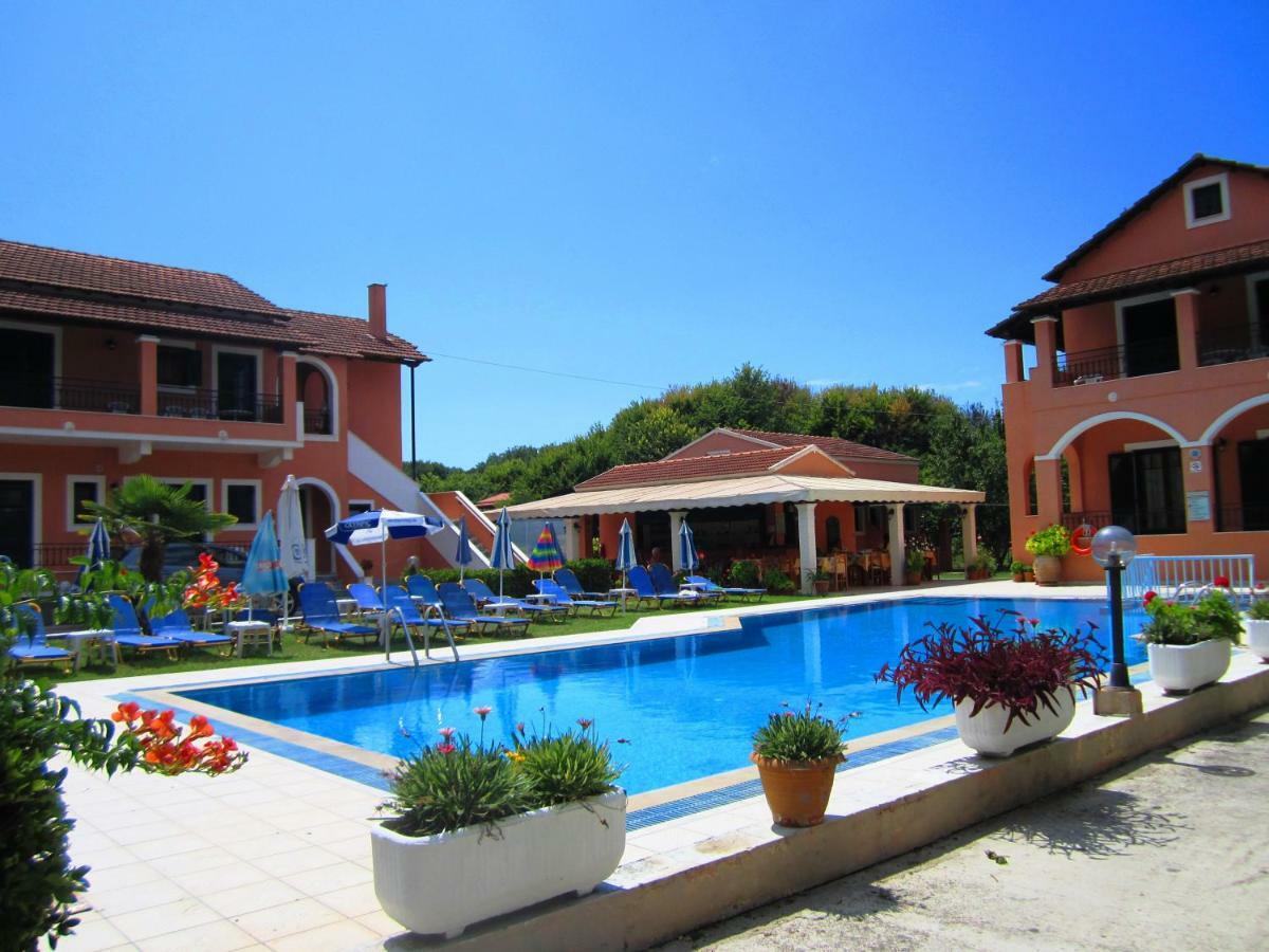 Varvara Studios&apartments I Peroulades (Corfu)